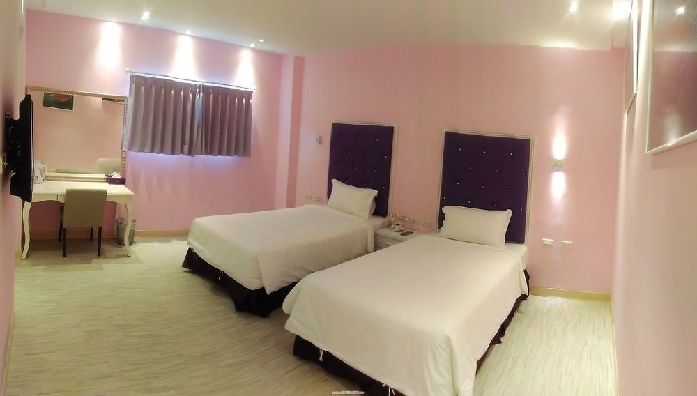 Lion King Hotel Kaohsiung Buitenkant foto